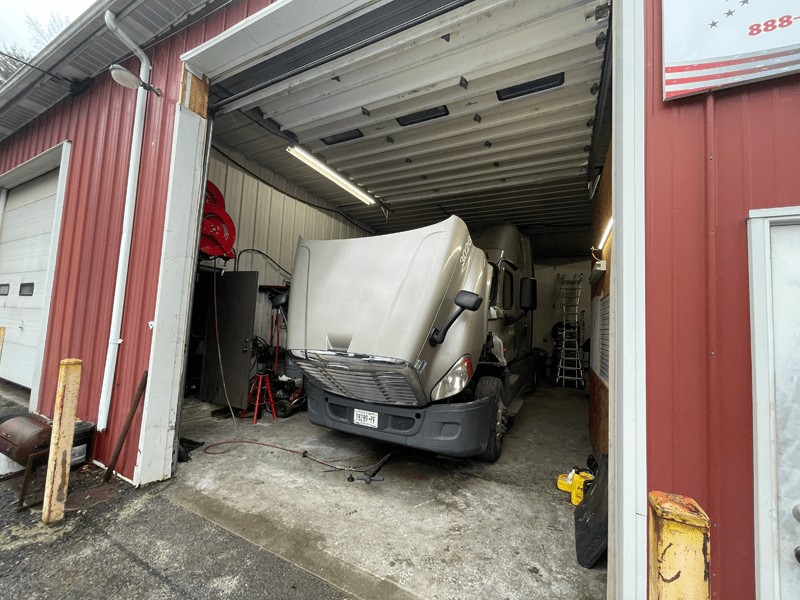 Trailers, Trucks, Diesel, Reefers, Tires repairs and maintenance,